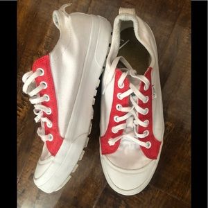 Ugg Aries Sneakers - Great Condition.  Women’s 7 - Red and White Chunky Style